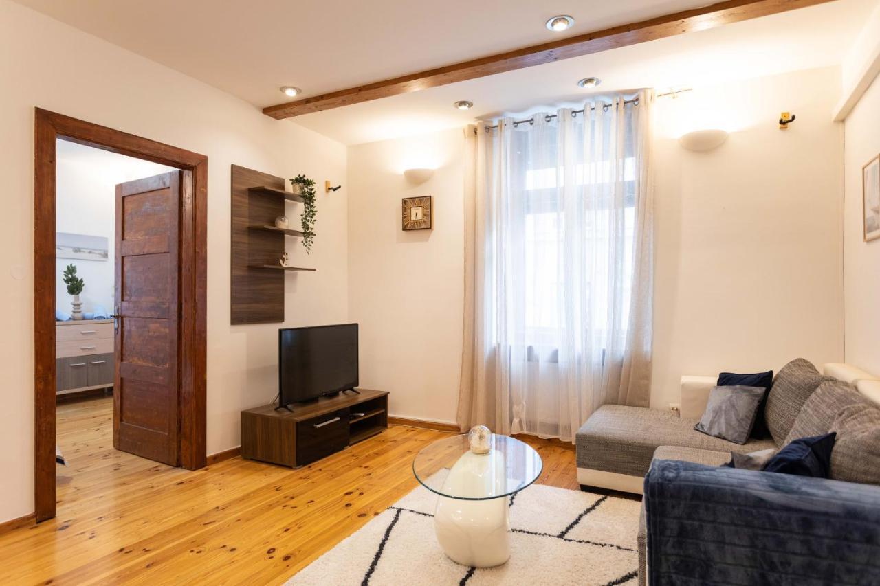 Blue Ocean Pearl In Apartment *
